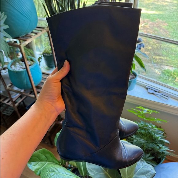 Extremely RARE Navy Blue Vintage Flat Boots! - Picture 1 of 5